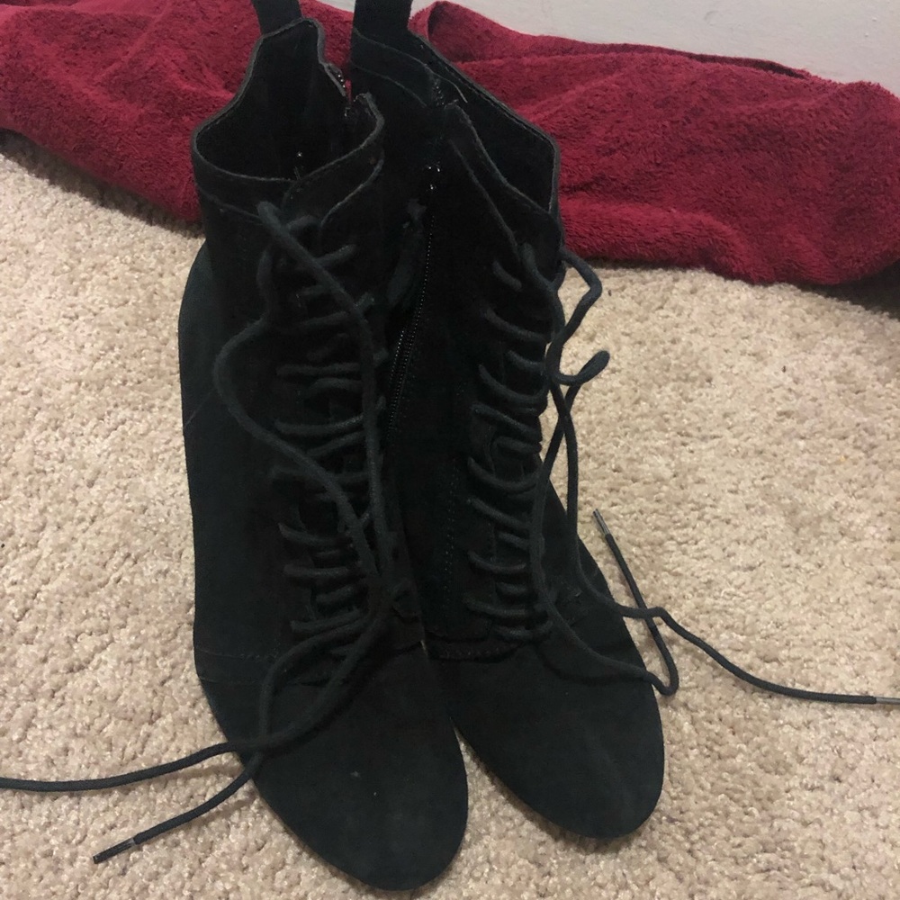 Nine West Wedge booties